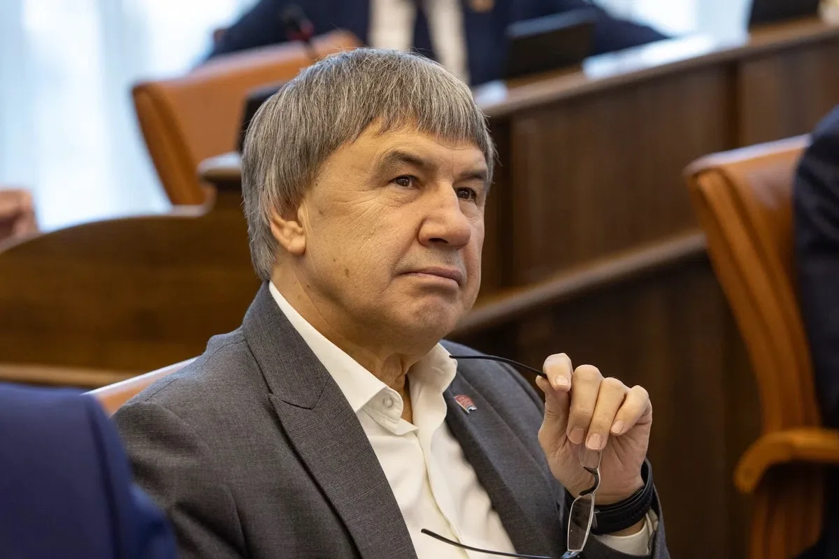 🎉 Депутат Валерий Фарукшин принимает сегодня поздравления с днем рождения 

Ваша парламентская деят