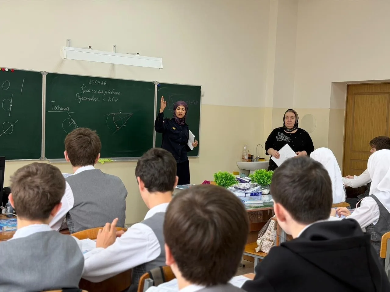 ⛔БЕЗОПАСНОСТЬ И ПРАВОПОРЯДОК

👊Сегодня в школе состоялась важная встреча обучающихся с инспектором 