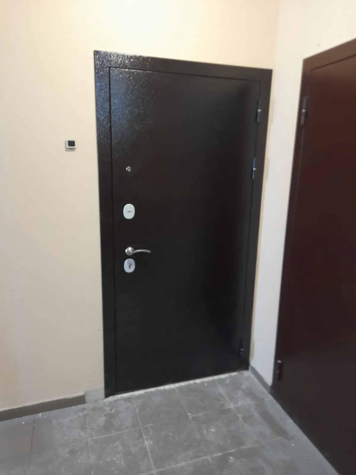 В квартиру. Мин плита короб  и полотно. Зеркало. 3 контура уплотнения. 11см толщина пол...