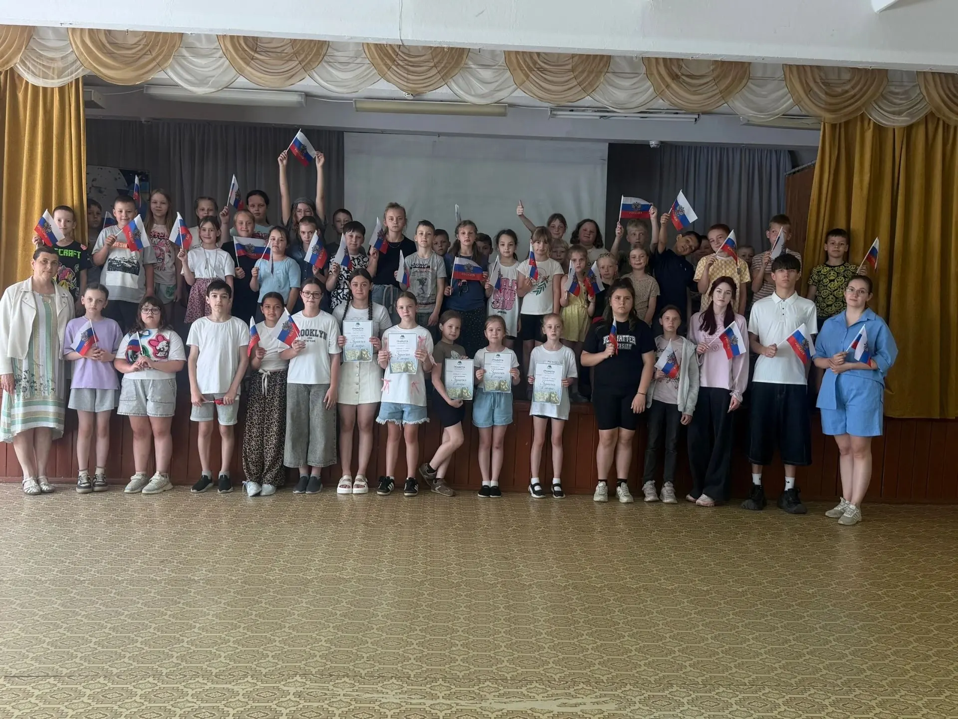🎉 Игра «Зарничка»: сплочение, азарт и яркие победы в нашем школьном лагере! 🎉

10 июня в школьном 