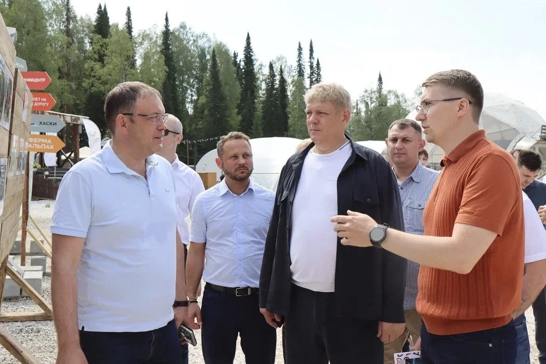 С полномочным представителем Президента России в СФО Анатолием Анатольевичем Серышевым ...