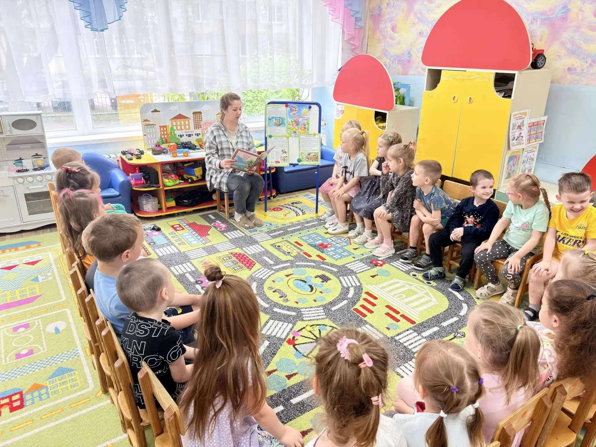 ✨Наши замечательные девчонки и мальчишки из средней группы совместно с воспитателем Тарасовой Светла