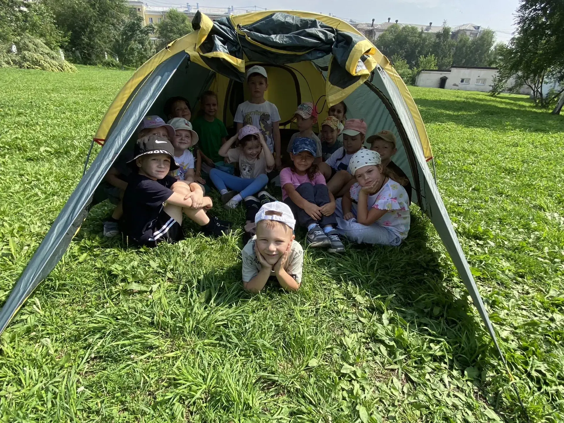 На летней игровой площадке не приходится скучать!

Во вторник в Доме детского творчества №1  прошло 