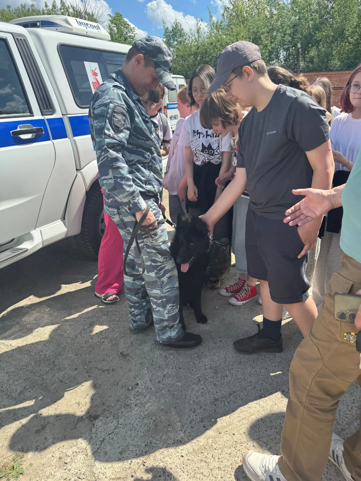 Здравствуйте! 6 "Д" класс побывал с экскурсией в кинологическом центре города Йошкар-Олы. Дети позна