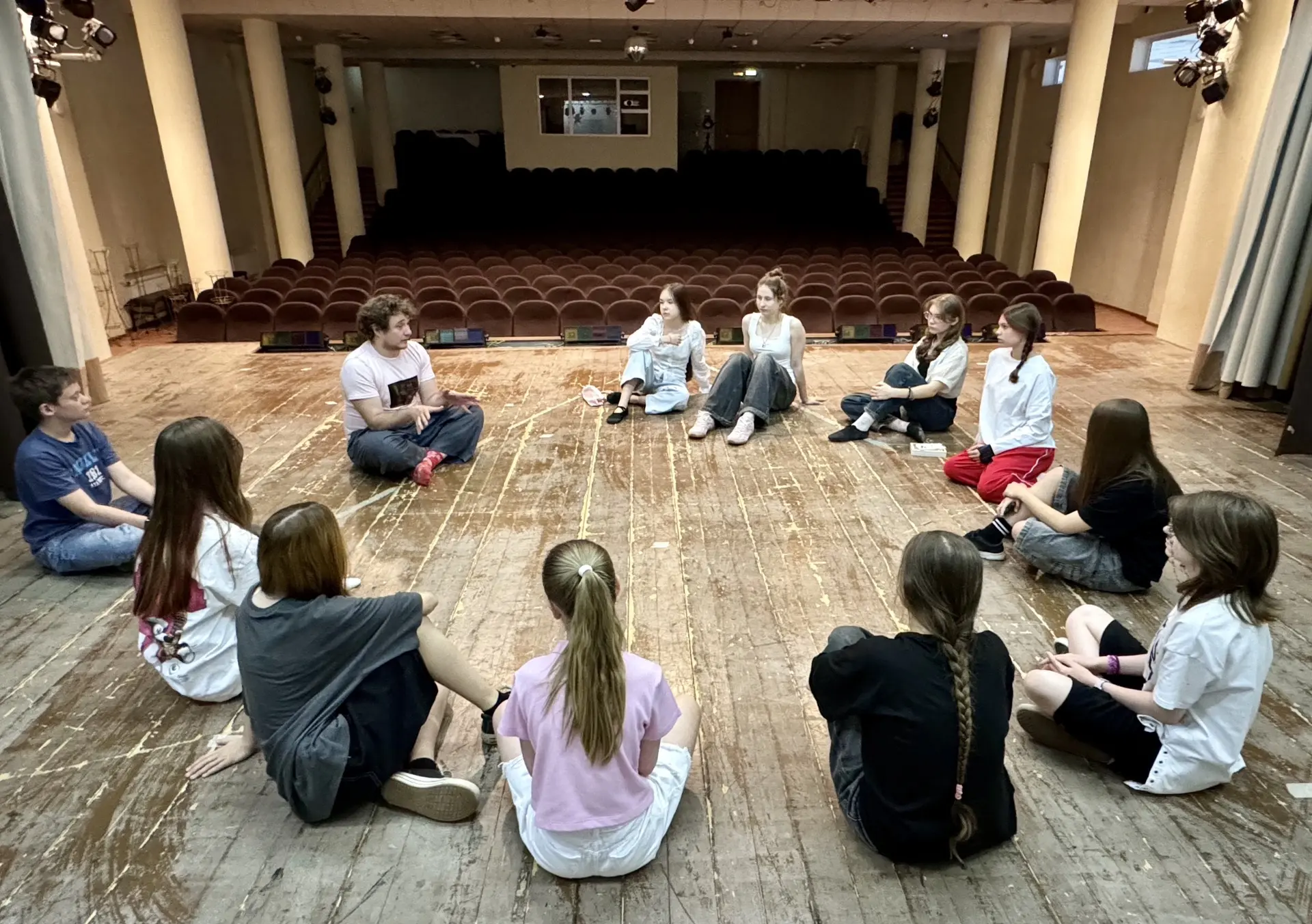 КАНИКУЛЫ С ПОЛЬЗОЙ
💬 Продолжаем рассказывать о кружках и секциях, которые работают в летнее время в