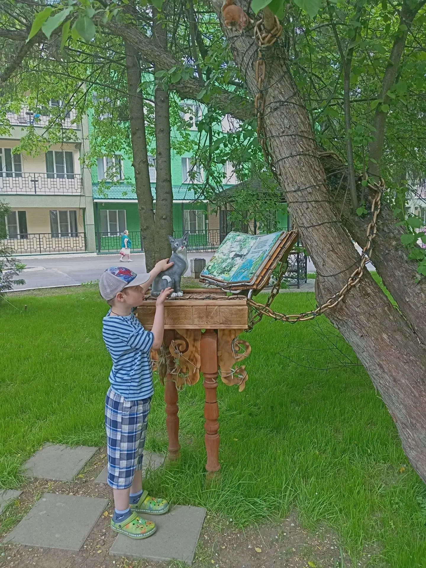 Кажется, только вчера мы доставали с антресолей 🧢панамки и надували бассейн, а на кале...