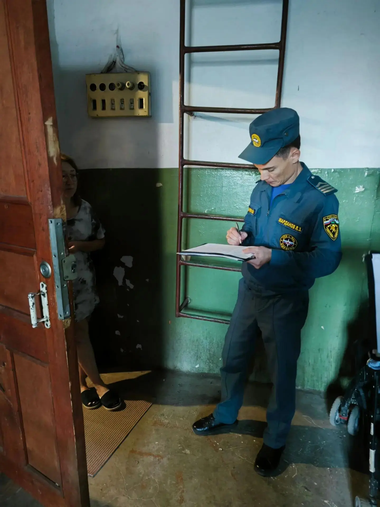 На текущей неделе, в каждом из районов столицы продолжаются плановые рейды по многоквар...