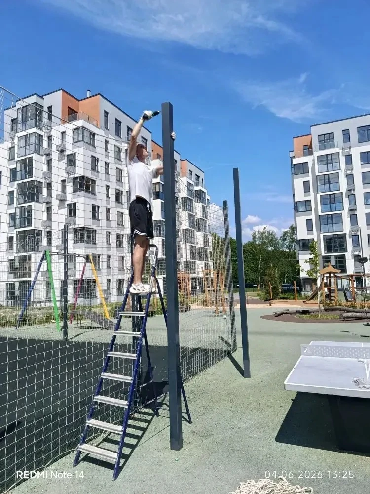 Уважаемые жители!🍀
Лето наконец вступило в свои права, а это значит, что наши дворы наполняются зво