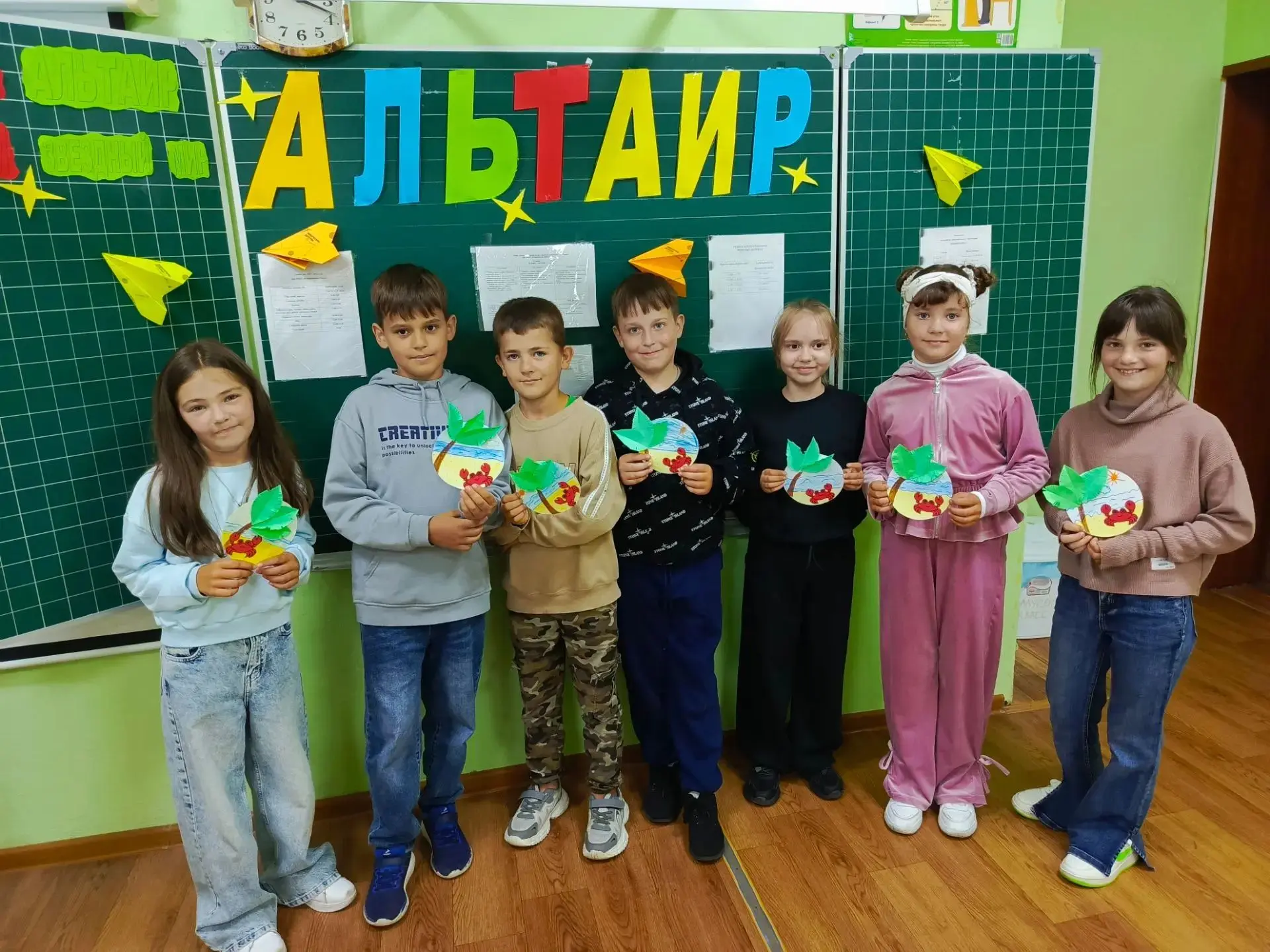 🎉 День в лагере «Звёздный» — полный энергии и творчества! 🎉

☀️ Утро началось с бодрой зарядки — р