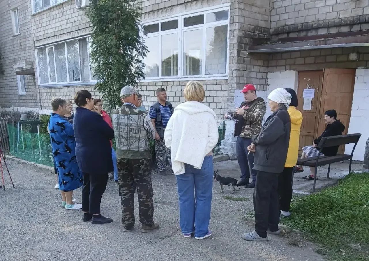 Две встречи в Шушенском: качели у мусорки, поборы управляющих компаний и кабала на 30 м...