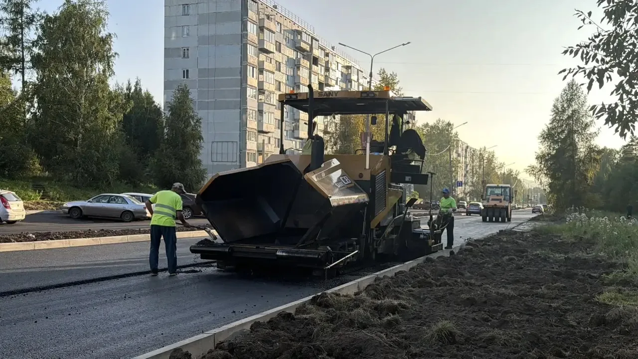 Продолжаются ремонтные работы на улице Мечтателей в рамках программы транспортного карк...