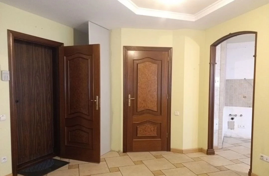 Продается 4к.квартира. пр-т. 25 летия РККА 18 в Ворошиловском районе, рядом Набережная.