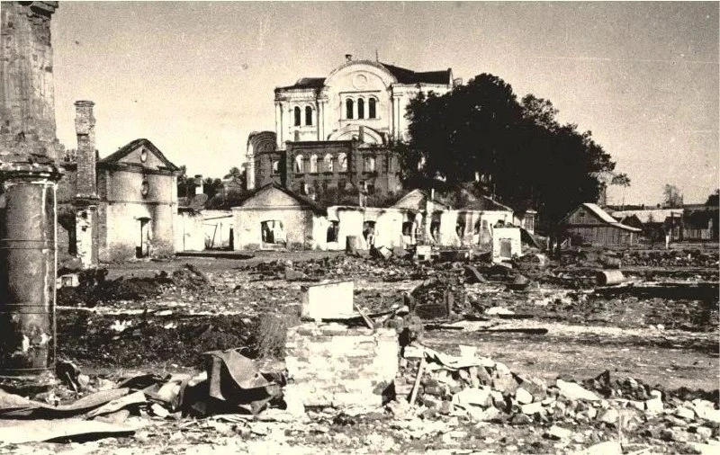 6 октября 1941 года, после ожесточённых боёв, Брянск был оккупирован немецко‑фашистским...