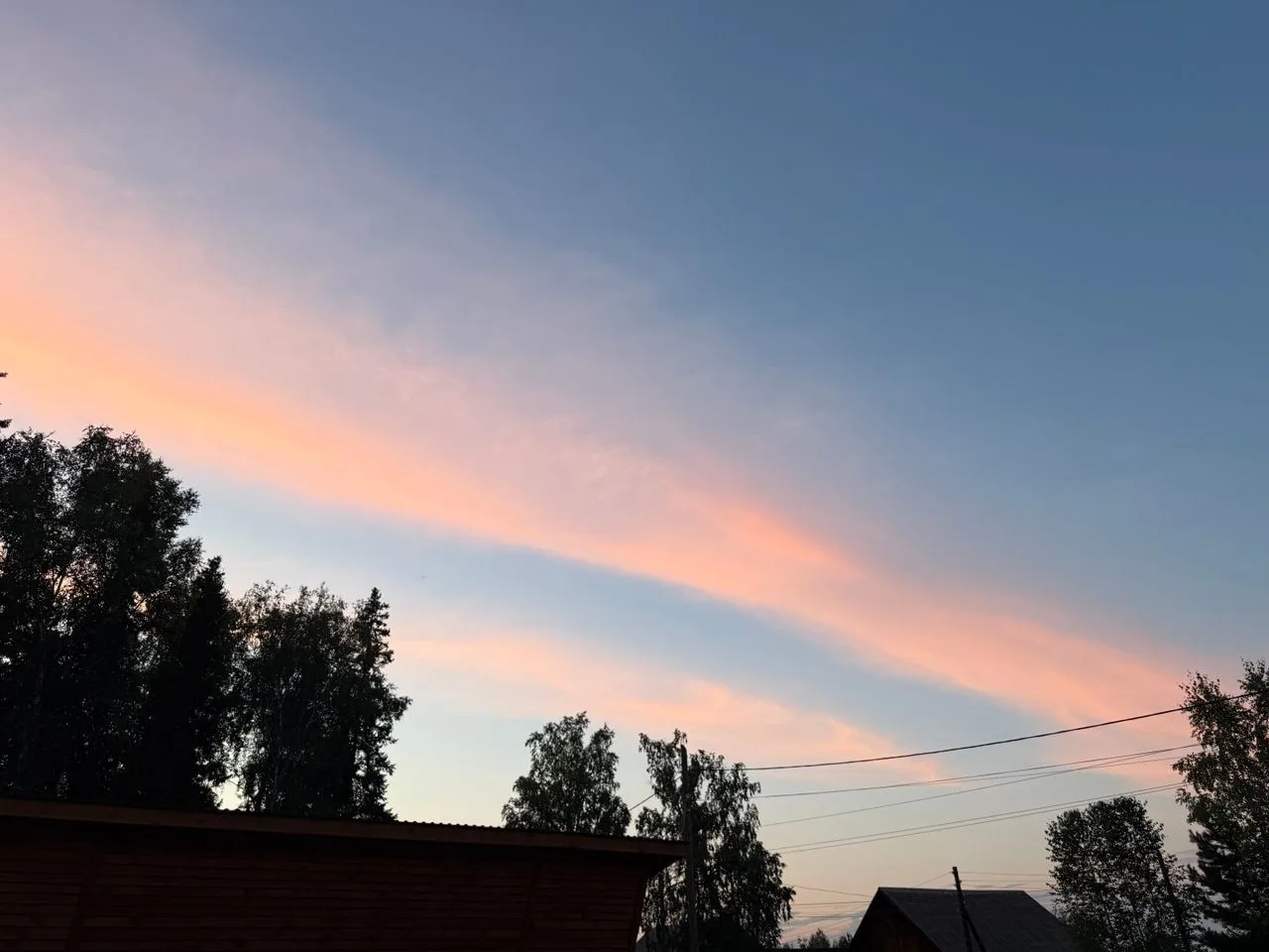 Как восхитительны и сказочны закаты,
закаты солнечного, ласкового лета! ☀️

Они спокойствием и тишин