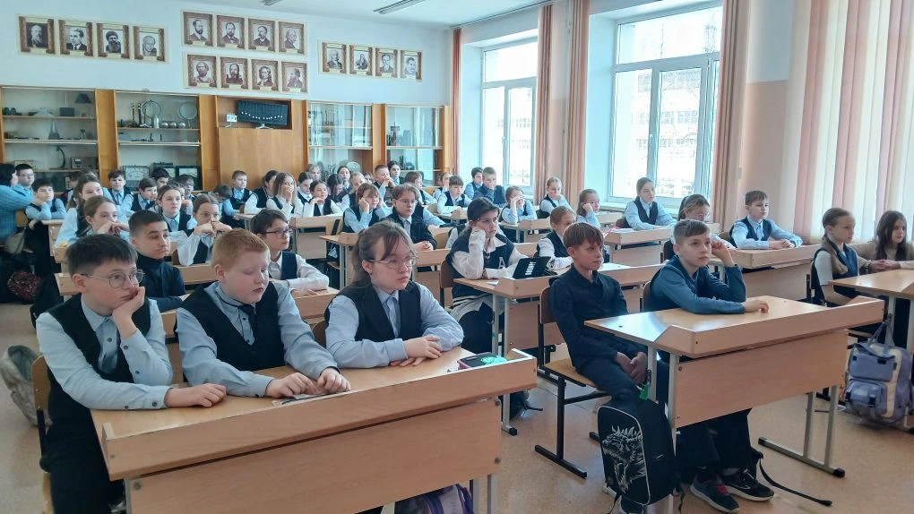 Герои среди нас: встреча с поисковиком 🎖 Сегодня у наших пятиклассников прошёл необычный урок. В гос