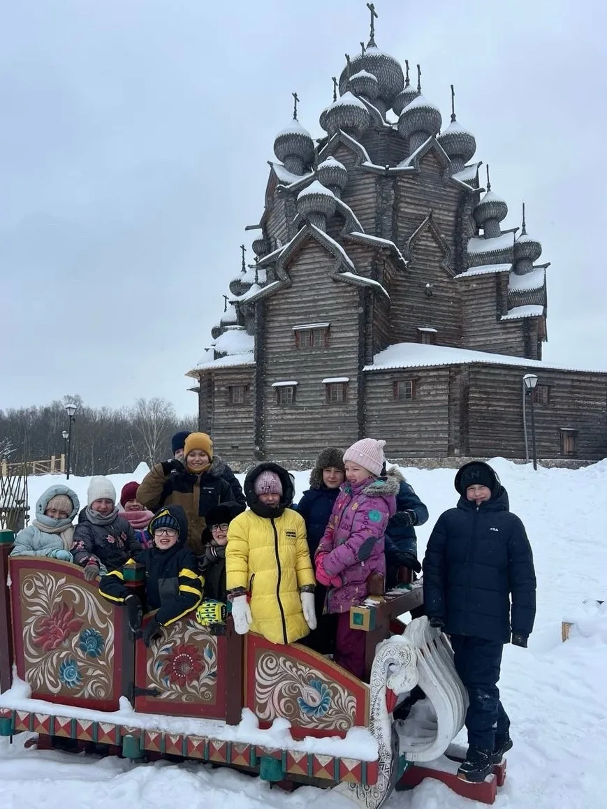 🌷 3 «В» поздравляет всех с наступлением весны!    ✨ Наш класс проводил зиму в этнографическом парке 