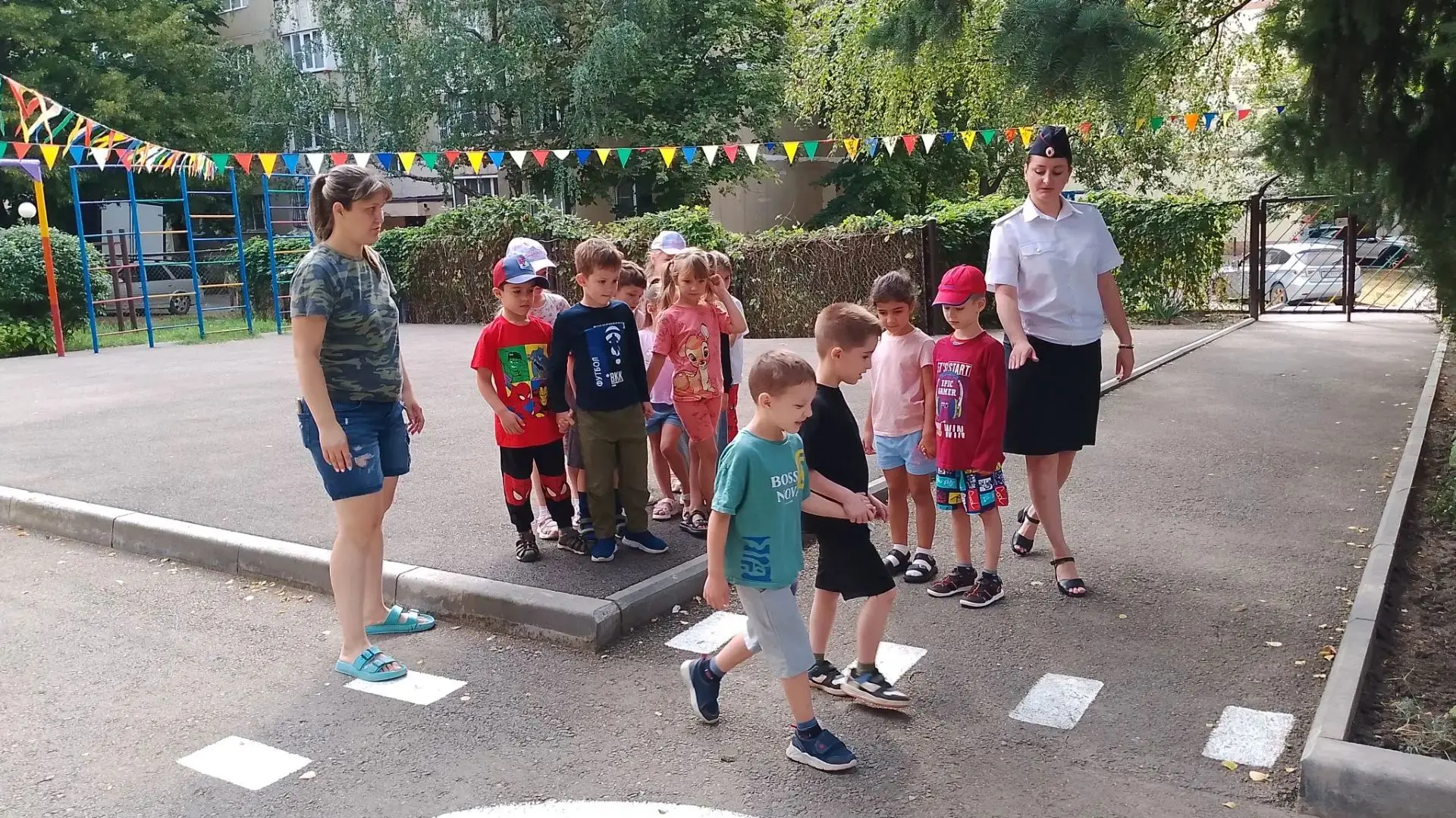👍В Пятигорске юные пешеходы учились безопасности на транспортной площадке