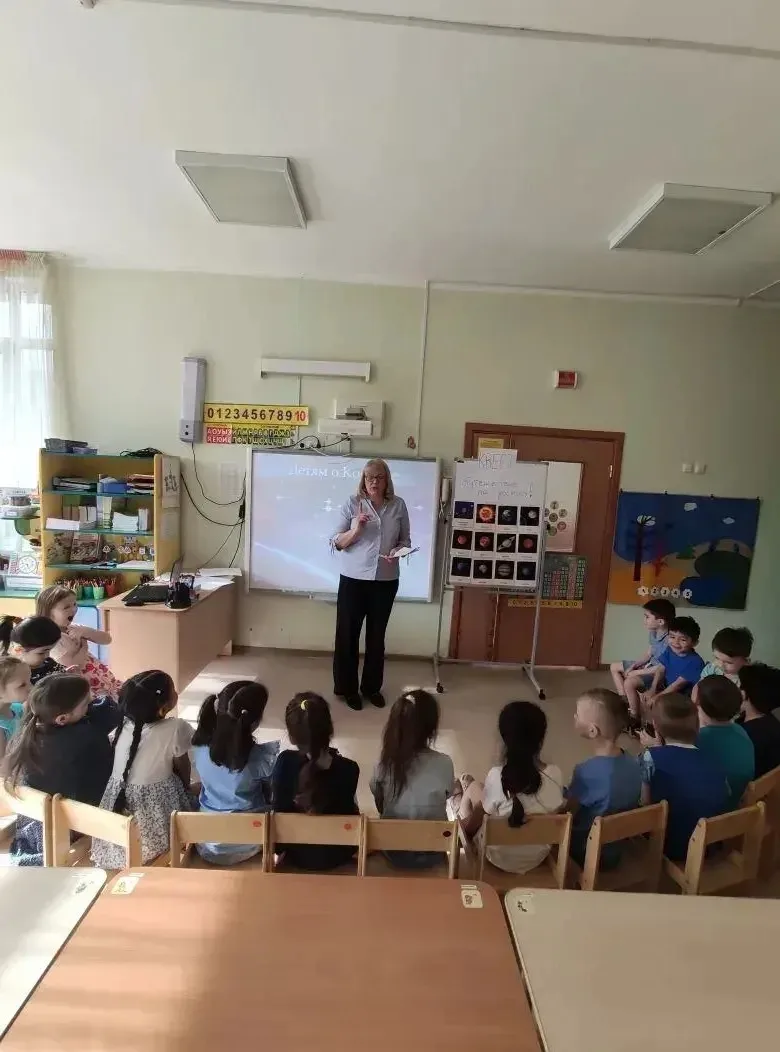 В рамках Недели космонавтики педагог-психолог и логопеды провели для детей с нарушениями речи совмес