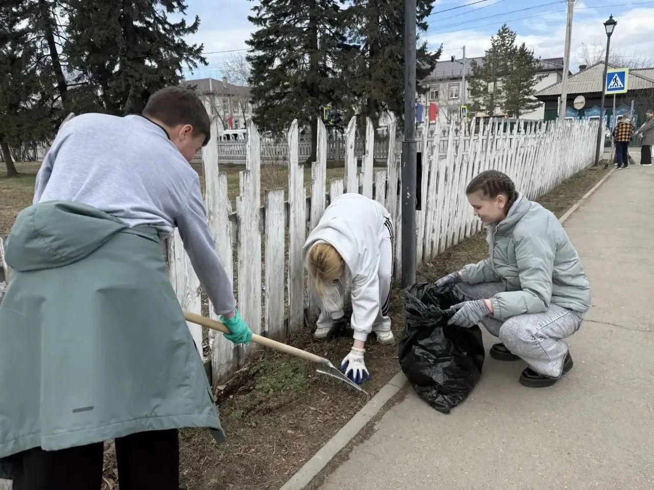 Одна команда — одно большое дело!   Наши волонтеры продолжают преображать мир вокруг себя. На этой н
