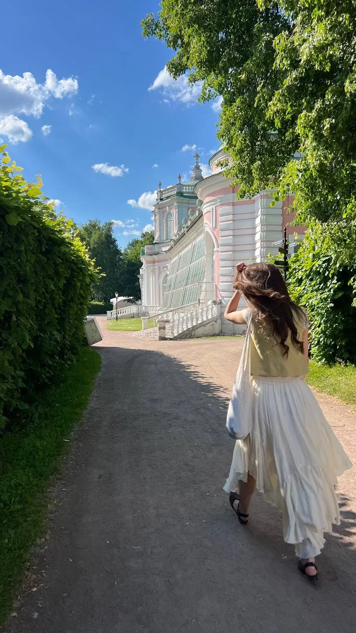 Хах, я выкупила слот в Кусково на 07.06 в 15:30 😁

Я так понимаю, они решили по пятницам все таки д