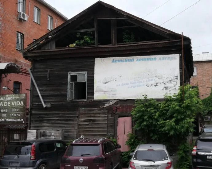 🏚️😡 «В августе будете с квартирой»: семья из Владивостока заявила, что мэрия пообещал...