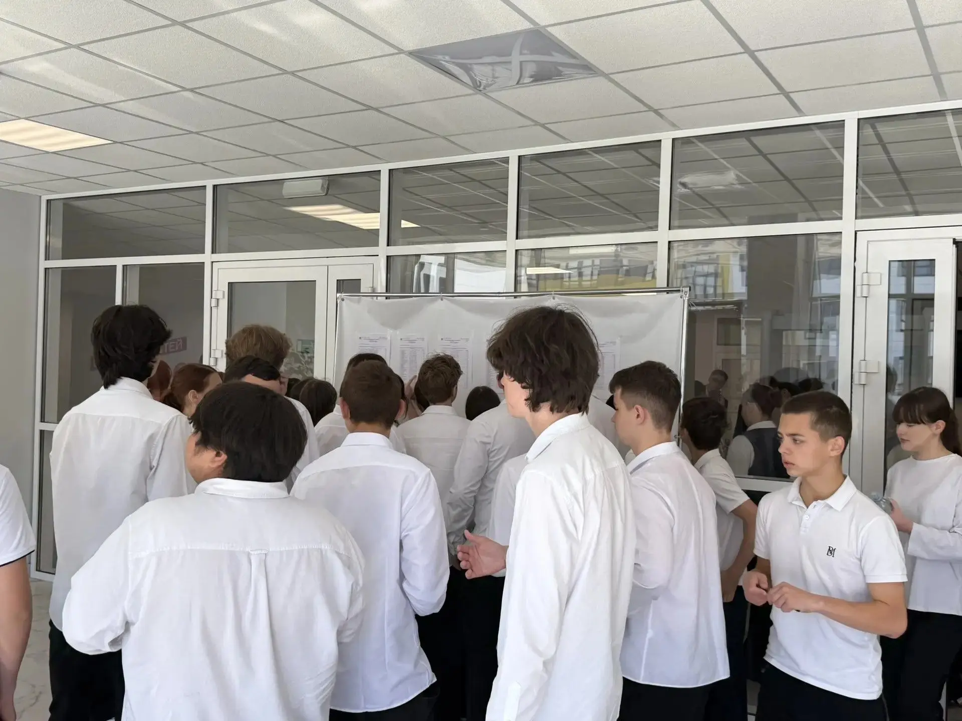 Стартовала государственная итоговая аттестация!
Сегодня, 2 июня, в нашей школе, как и по всей стране