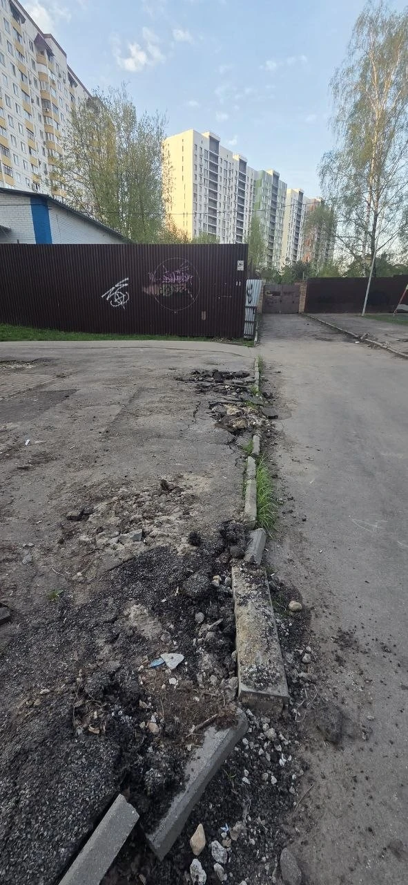 Рп Андреевка парк около 21,22,27. Прошло 10 дней на каких изменений. В том году обещали сделать капи