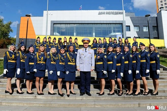 В Доме молодежи прошел финал конкурса «Мисс УИС». Каждая участница показала свои профес...