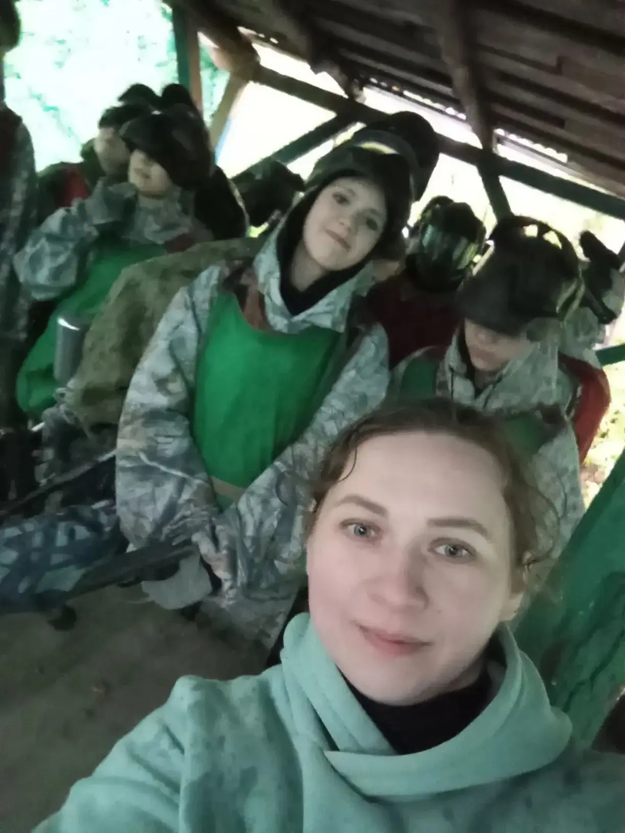 В конце мая ученики 7 «Е» классно отпраздновали переход в 8 «Е» вместе с классным руков...