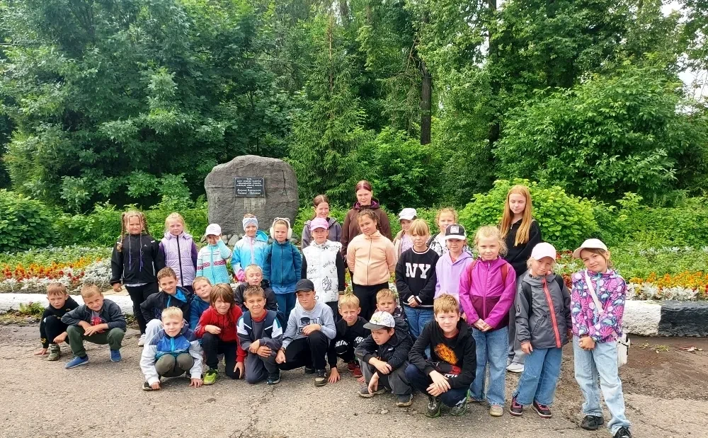 Экскурсия по памятным местам «Мой любимый городок» 
Для ребят из летнего лагеря МБОУ СШ № 7 г.о. Кох