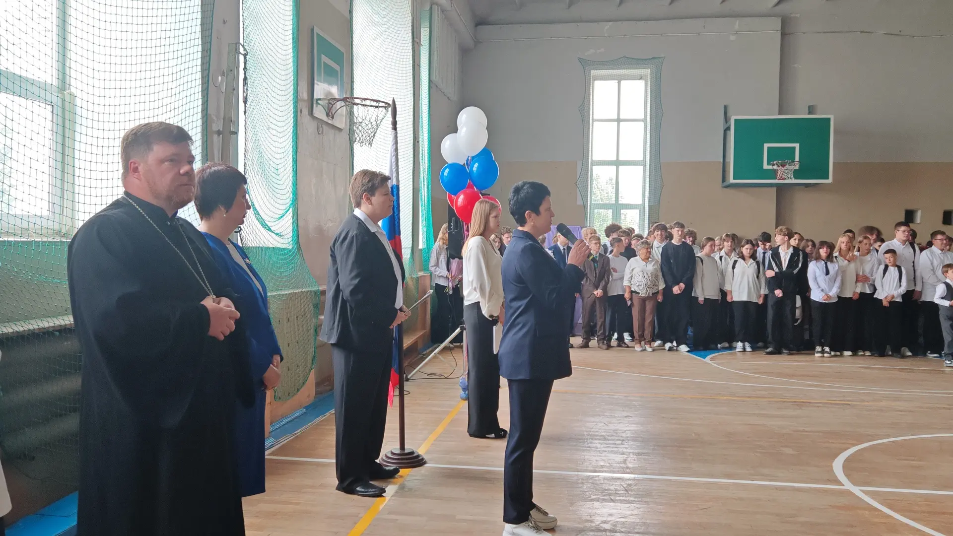 🎉🔔 Сегодня в нашей школе прозвенел первый школьный звонок!