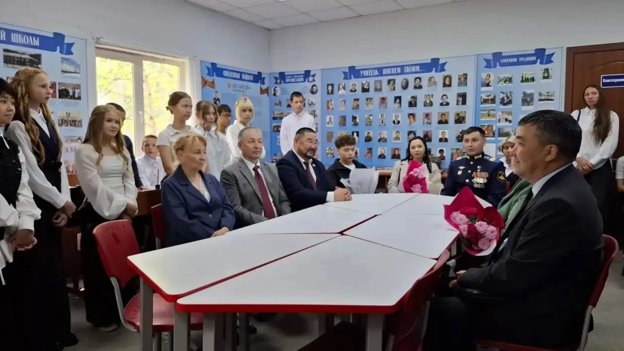 После торжественной линейки состоялся традиционный «Разговор о важном» — и эта встреча ...