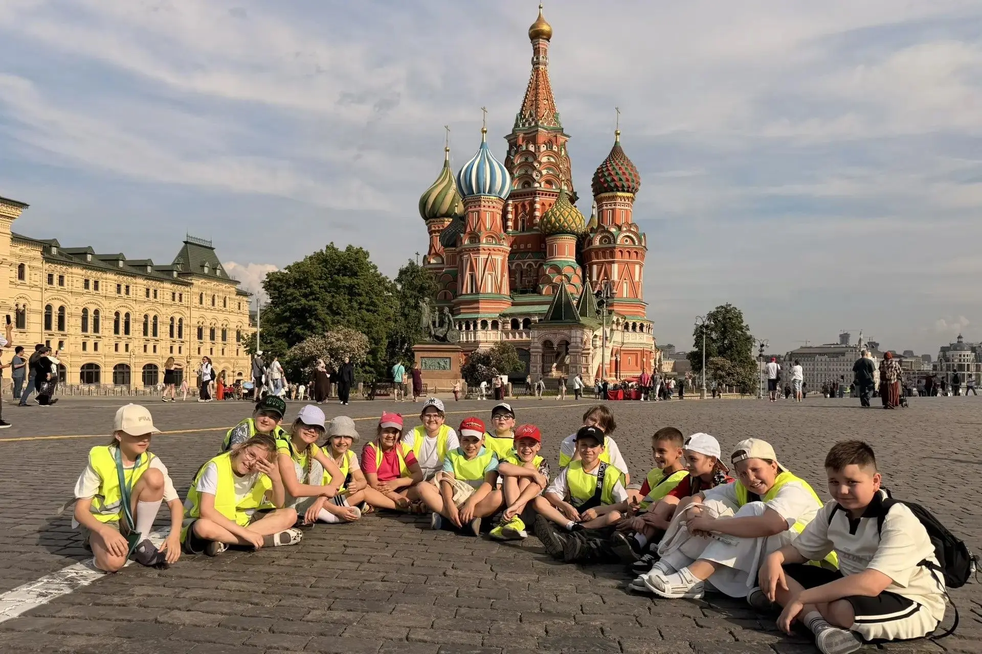 🏛️ Экскурсия по Красной площади — лучшее завершение учебного года!  📚 Вот и подошёл к концу ещё один