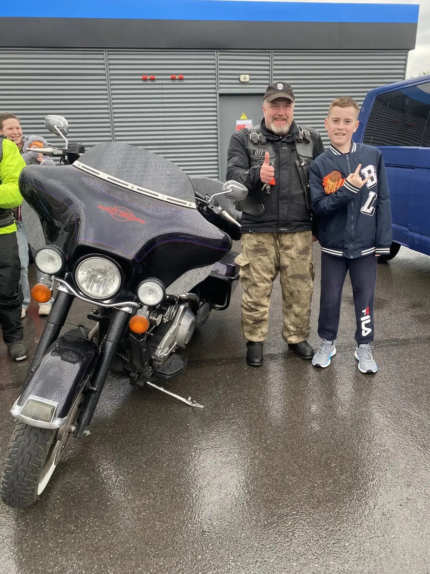 Патриотический выезд с байкерами 🏍 🚩"Дети-герои Великой Отечественной войны".  23 мая ученики, родит