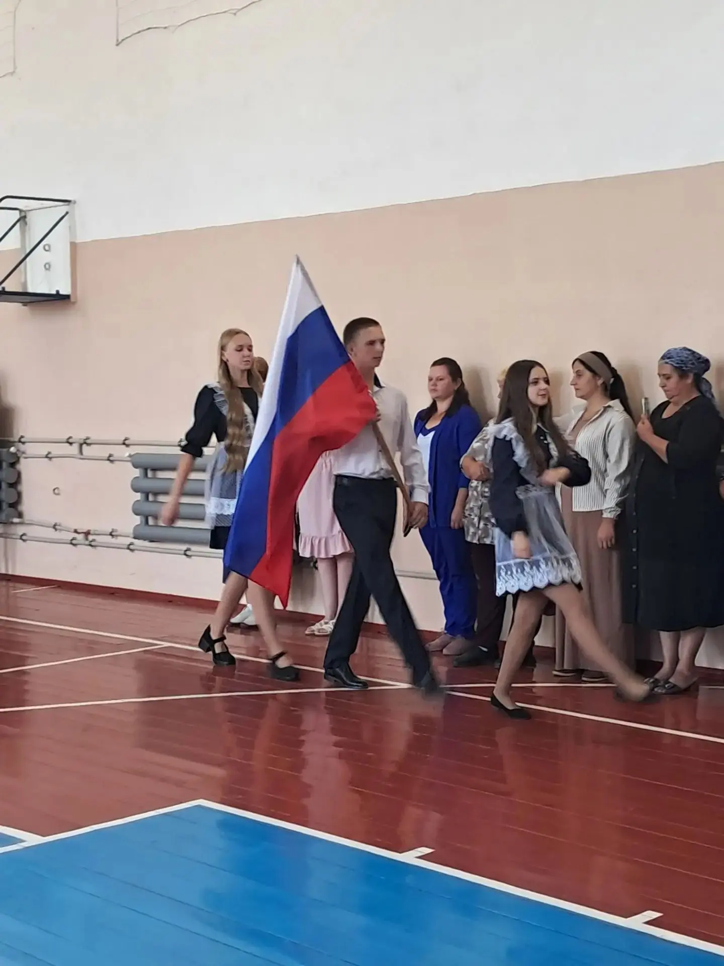 🎈Торжественная линейка ко Дню знаний — это главное праздничное мероприятие, с которого...