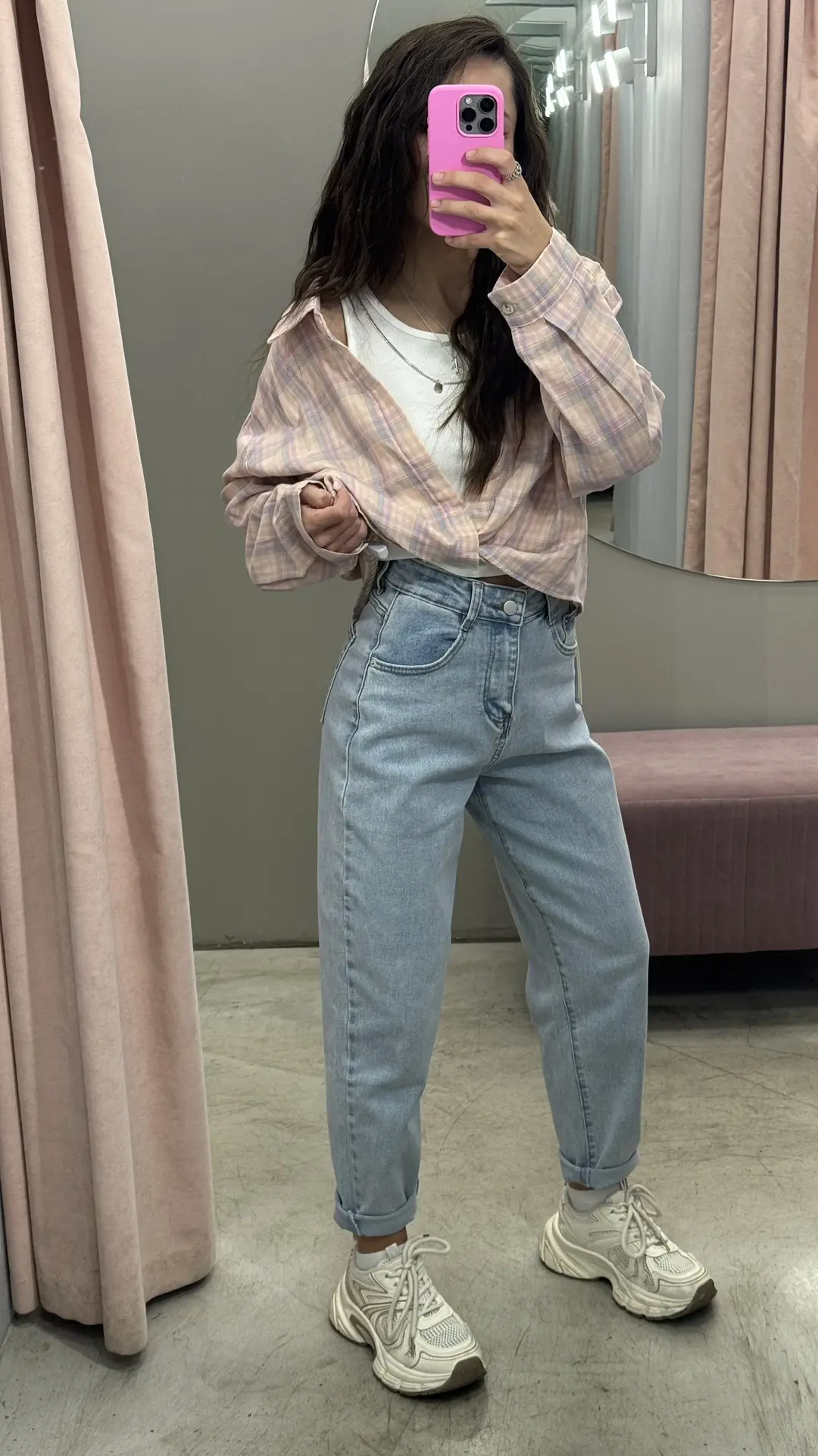 🏷️Джинсы-слоучи 2299-2399₽
Размер: 25-29 и 25-30

🏷️Футболки удлиненные 1199₽
Размер: единый

🏫 Н