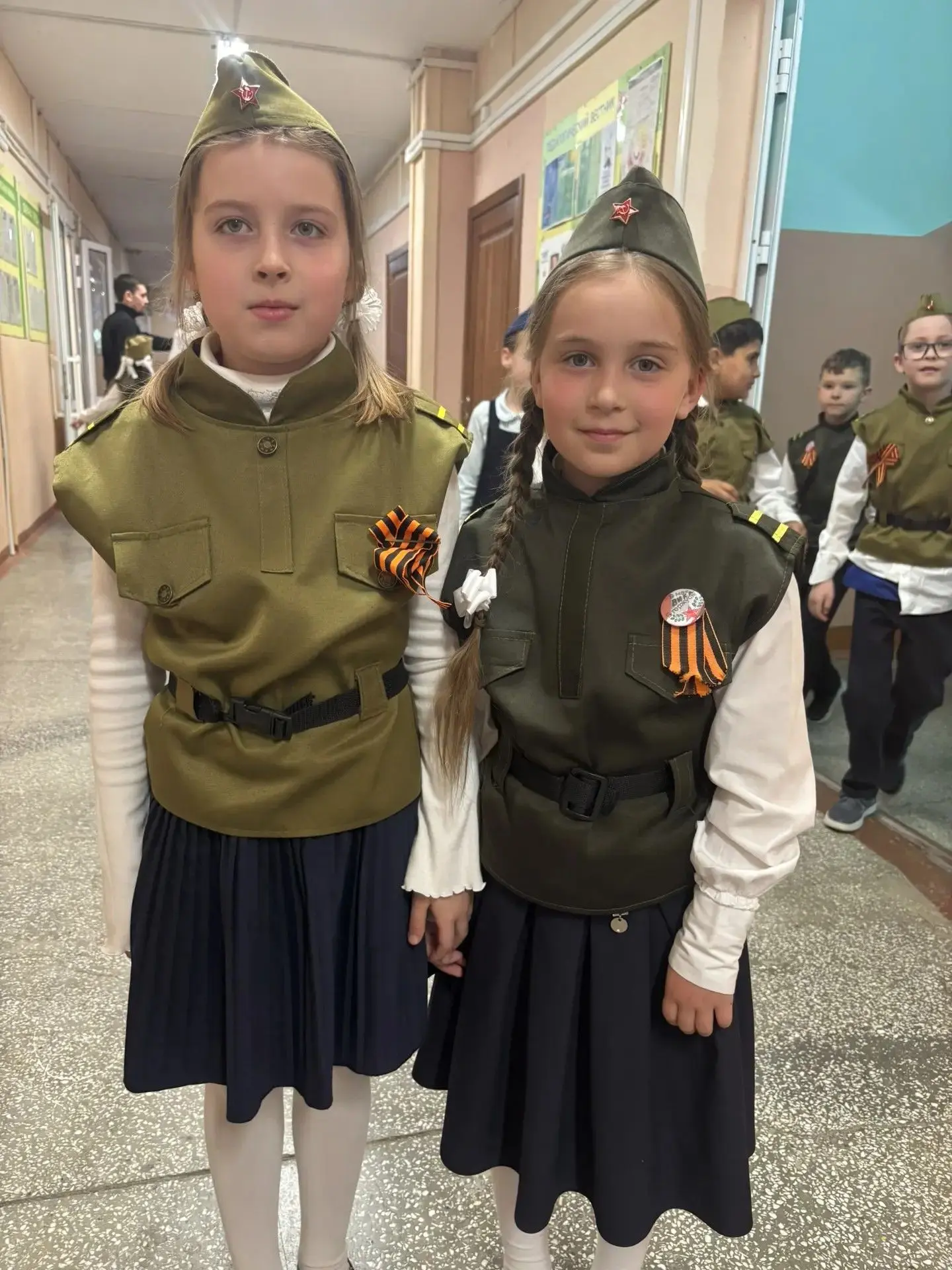 🎶 «Мы — внуки твои, Победа!»: в МАОУ СОШ №48 прошел грандиозный марафон патриотической песни 🕊️  В п