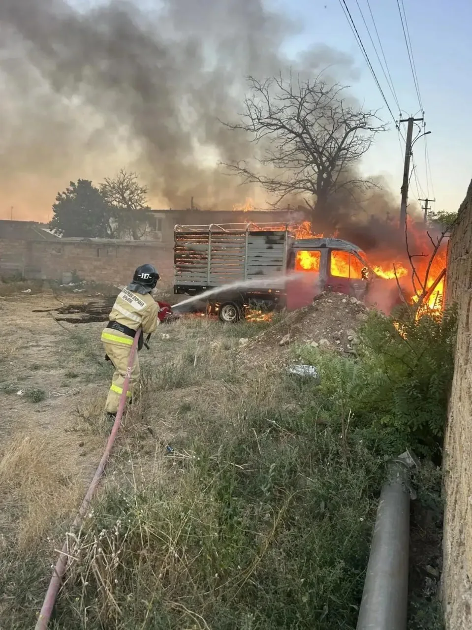 🔥 ГАЗель и 100 тюков соломы горели в Раздольненском районе