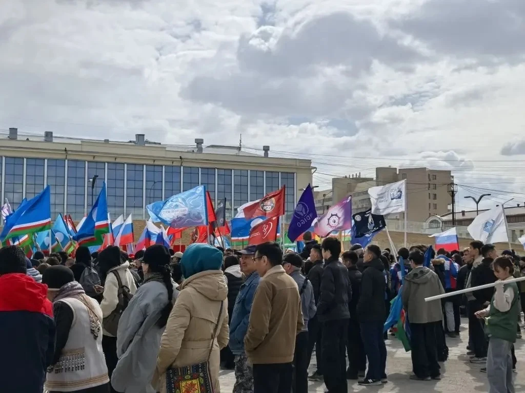 ЯКУТИЯ - РЕСПУБЛИКА СВОБОДЫ И СЧАСТЬЯ!  Если наша молодежь чтит свое государство и уважает его прошл