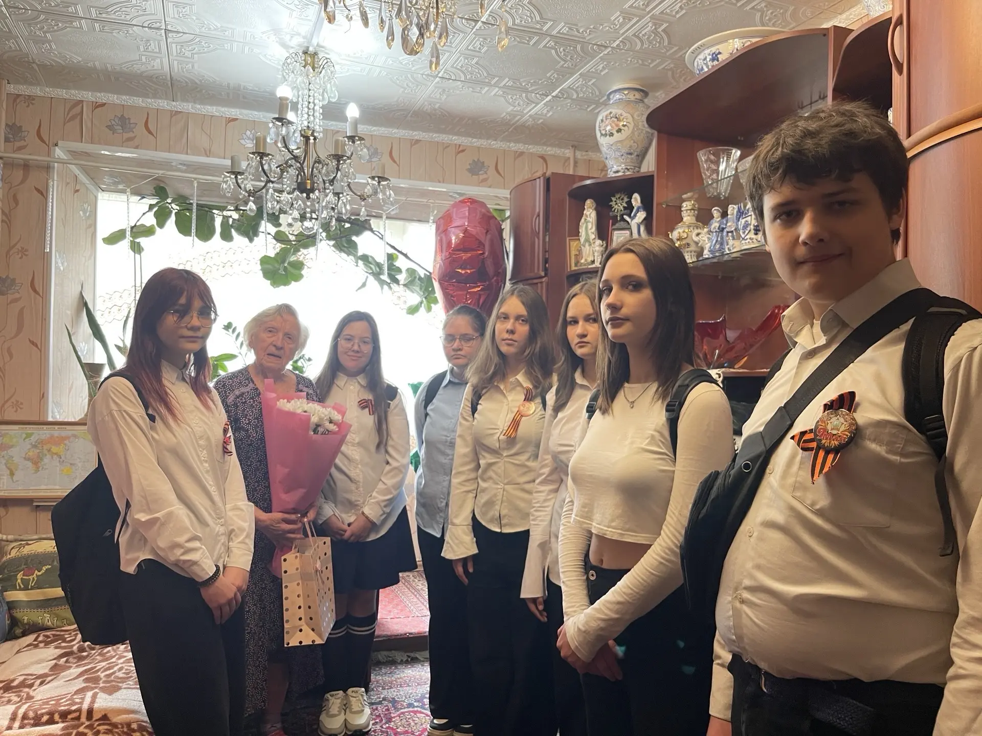 🇷🇺В рамках Всероссийского марафона "Наследники Победы" учащиеся МБОУ Школа № 25 Балашиха вручили поз