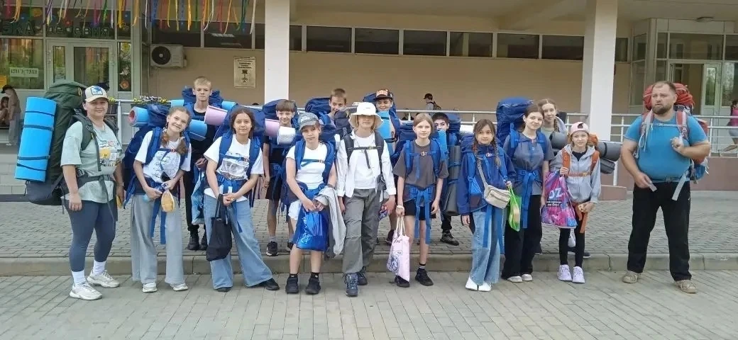 5 «д» в деле: двухдневный поход, который запомнится на всю жизнь! 🌲🏕️

С 10 по 11 июня наш 5 «д» к