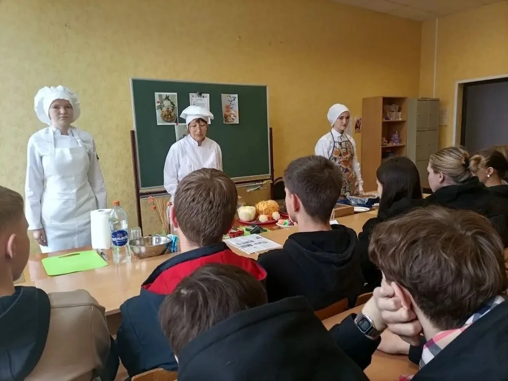 Весенний день 18 апреля выдался дождливым, но это не помешало девятиклассникам МБОУ "Гимназия" 2 кор