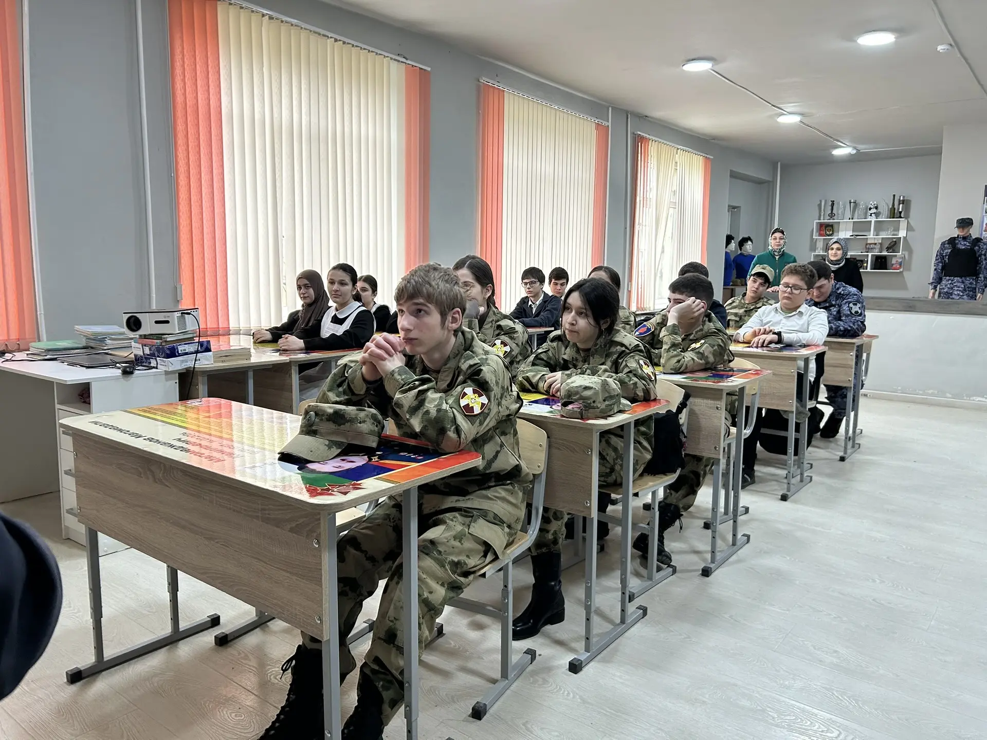 Сегодня наша гимназия стала площадкой для важной и содержательной встречи с представителями   состав