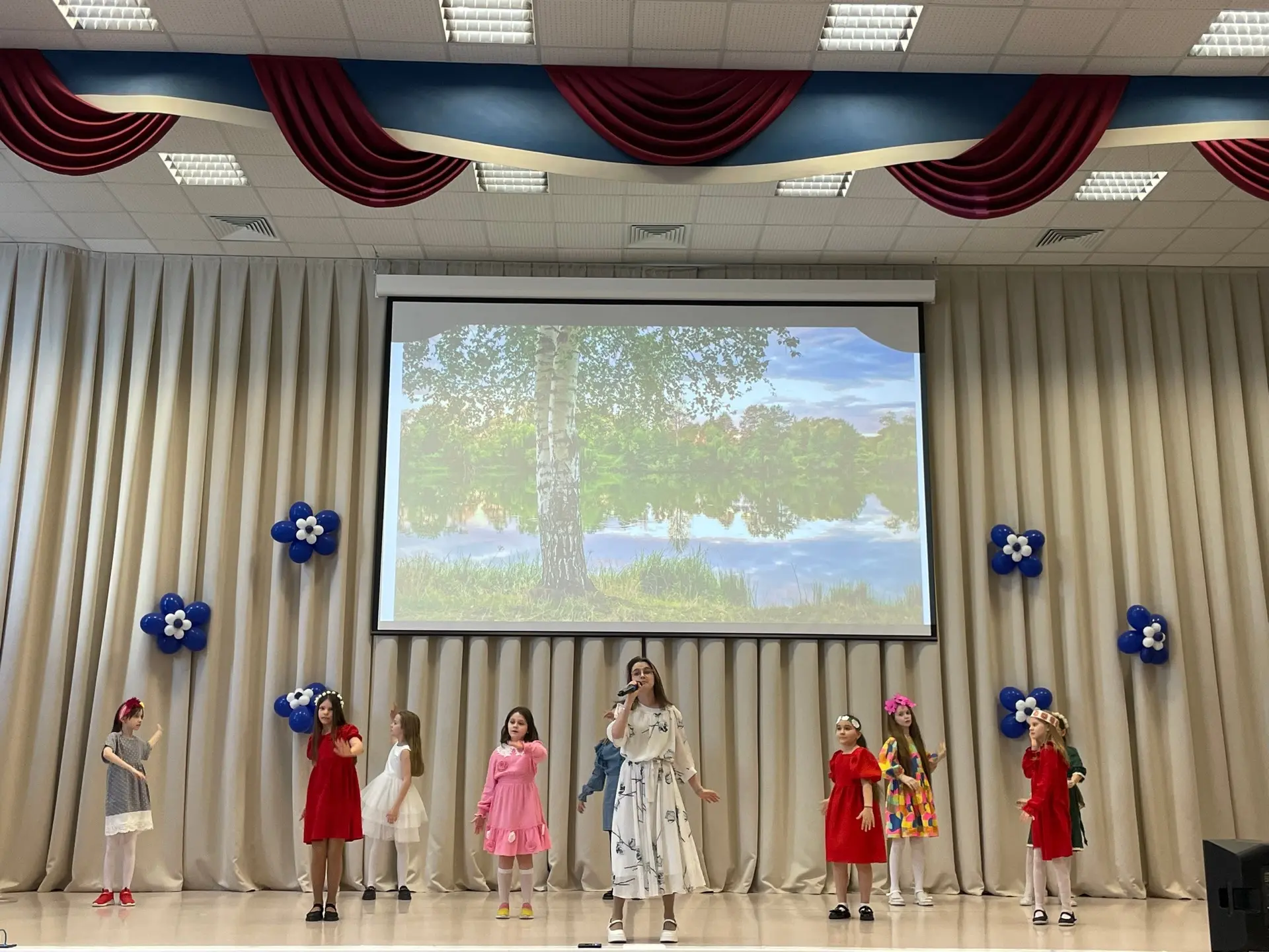 ✨✨🌸 06 марта в преддверии Международного женского дня в школе состоялся яркий и трогательный праздни