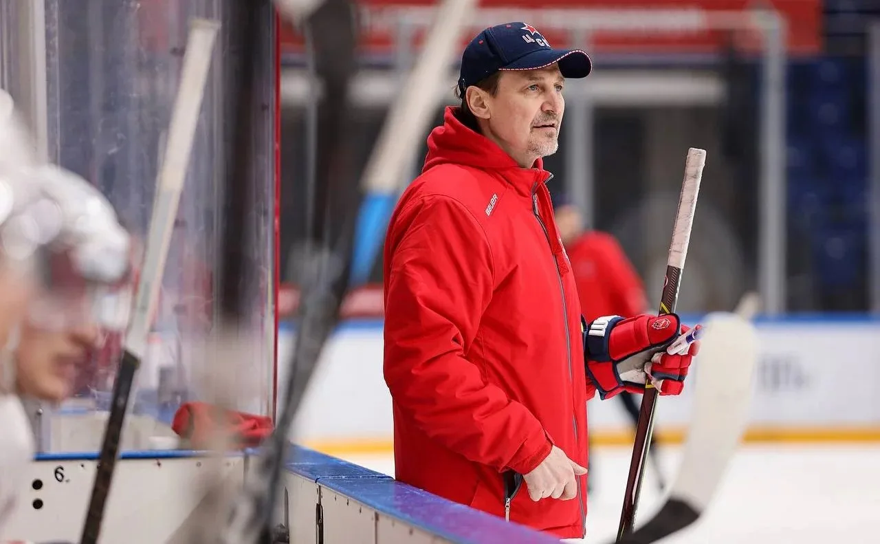 🏒 Клуб НХЛ «Детройт Ред Уингз» разместил на своей домашней арене инсталляцию и импрови...