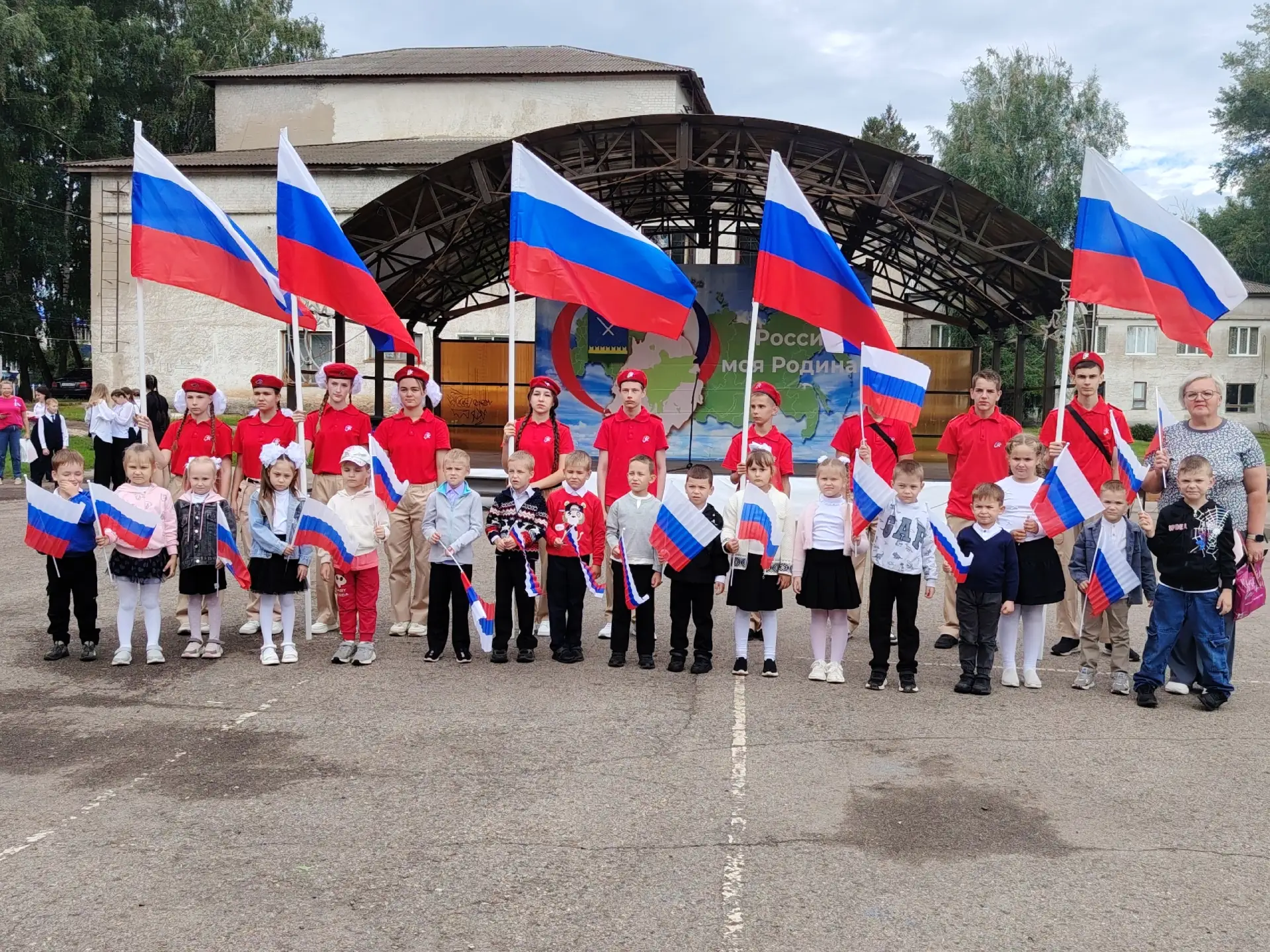 Гордость Старой Майны: как прошел День флага 🇷🇺