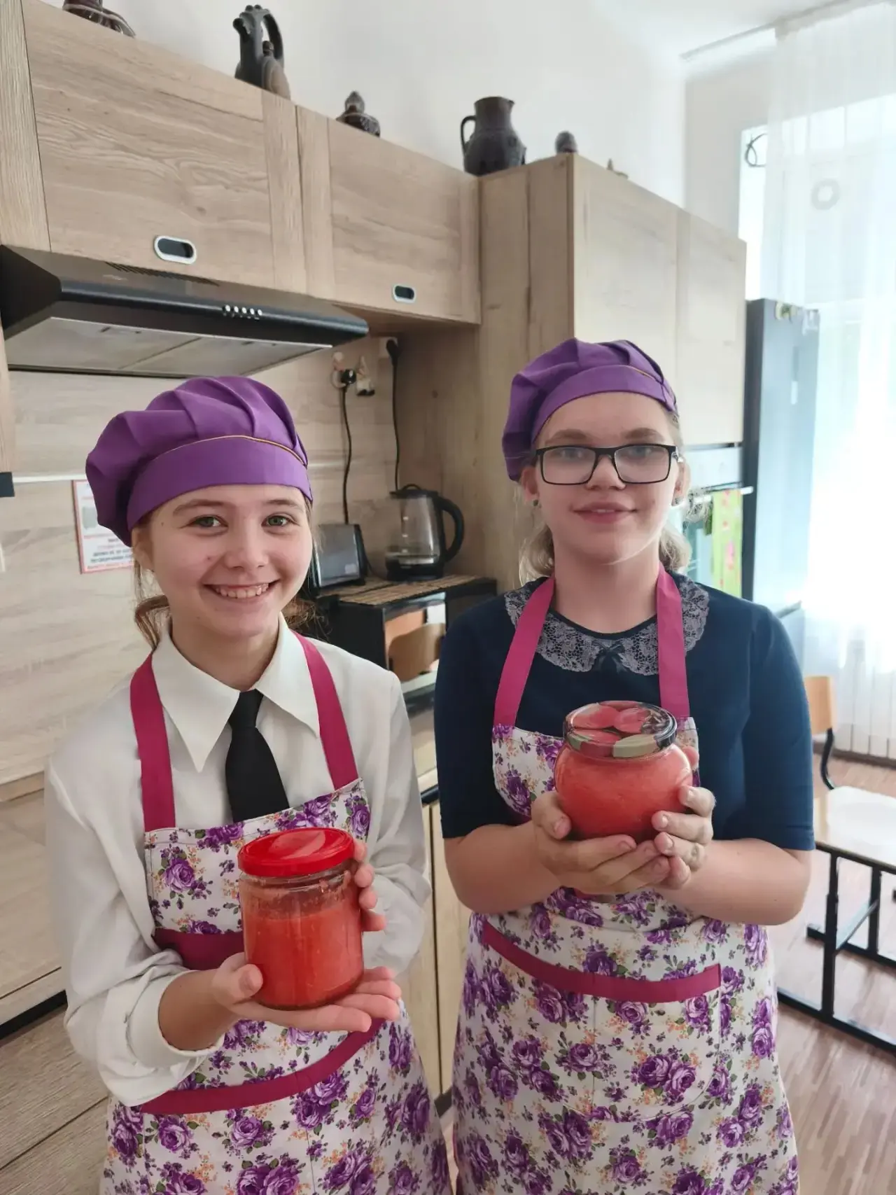 "Поварское дело "7 "б" класс. 👩‍🍳👩‍🍳Практическая работа: "Приготовление аджики" 🍅�...