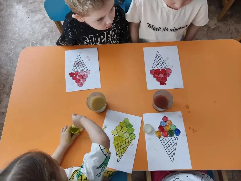 Всемирный день мороженого во второй младшей группе! 🍨

     🎊Сегодня наши маленькие сладкоежки  от