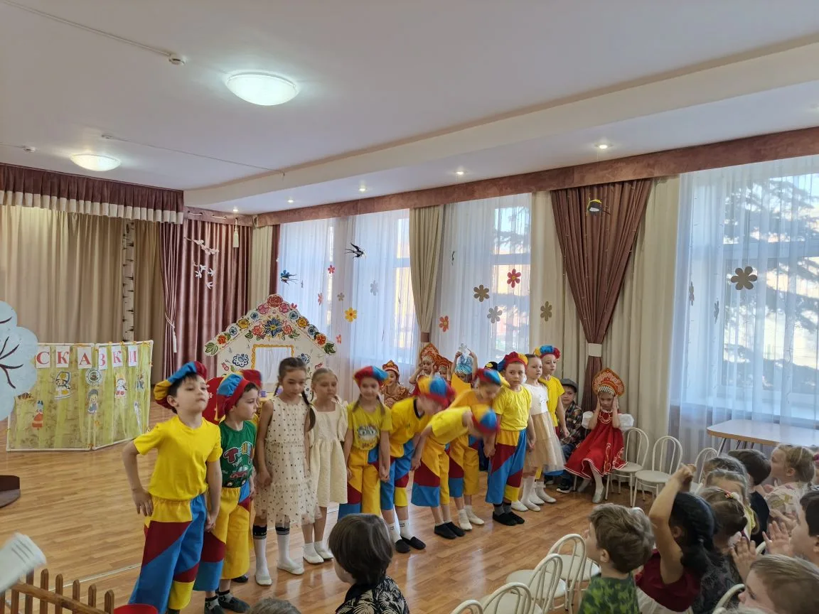 Наша «Театральная неделя» продолжается. Воспитанники  группы "Непоседы"представили зрит...