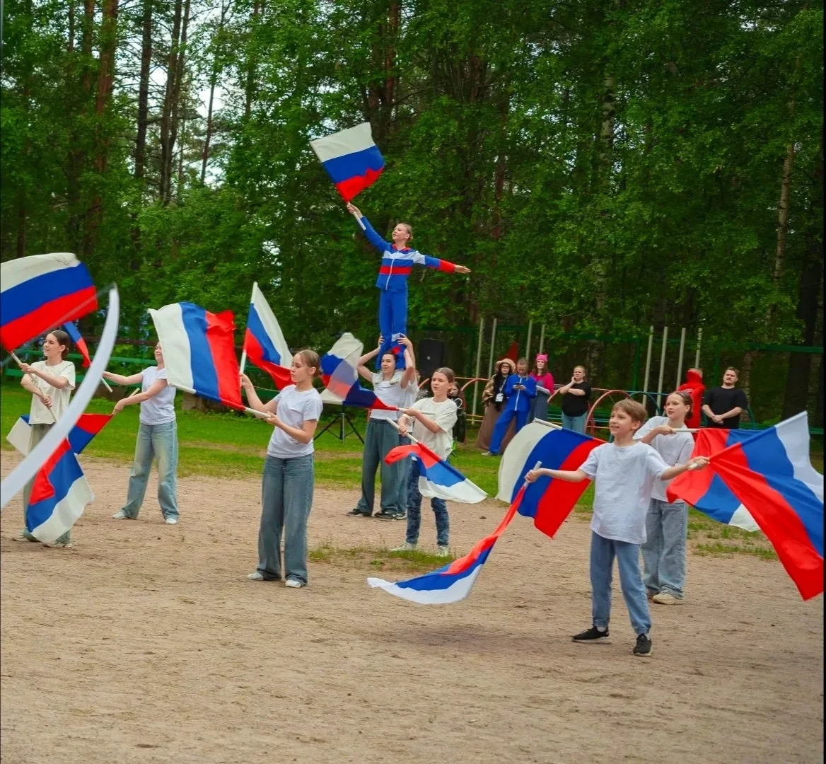 🏃‍➡️🏅 👍 Вперёд, к вершинам спорта!

🇷🇺 12 июня, в День России, в Детском оздоровительном лагере
